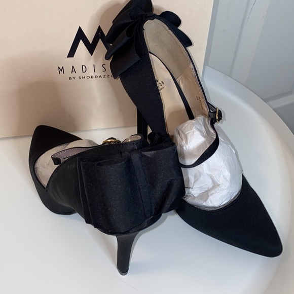 MADISON Black Fabric Mary Jane Pump with Bow Detail - Picture 4 of 6